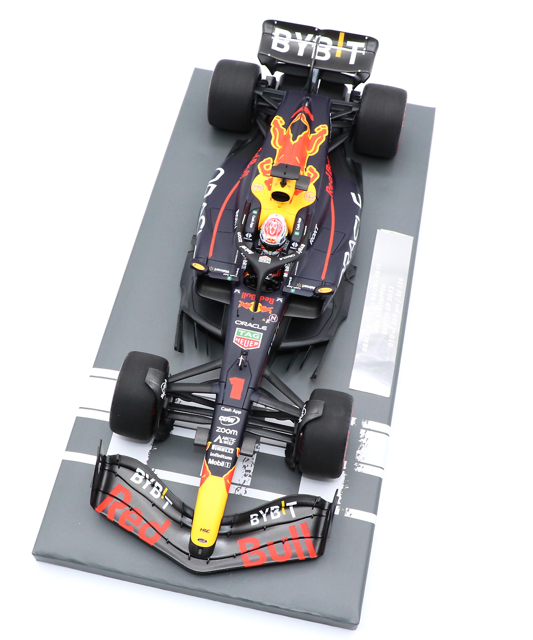 ミニチャンプス 1/18レッドブルRB12 フェルスタッペン　ブラジルGP 3位 ミニチャンプス 1/18レッドブルRB12 フェルスタッペン ブラジル