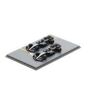 スパーク 1/64スケール メルセデス AMG ペトロナス F1 W15 E パフォーマンス ハミルトン / ラッセル …