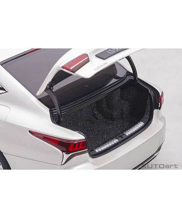 オートアート 1/18スケール レクサス LS500h （メタリック・ホワイト）/msl