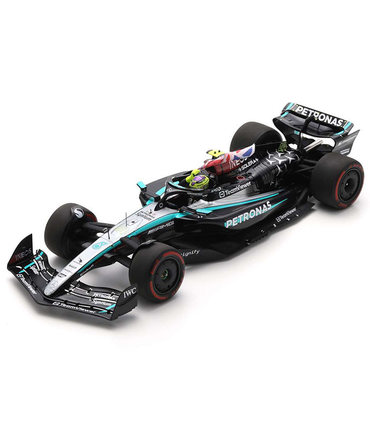 スパーク 1/18スケール メルセデス AMG ペトロナス F1 W15 E パフォーマンス ルイス・ハミルトン 2024年 イギリスGP 優勝 With イギリス国旗