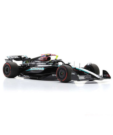 スパーク 1/18スケール メルセデス AMG ペトロナス F1 W15 E パフォーマンス ルイス・ハミルトン 2024年 イギリスGP 優勝 With イギリス国旗