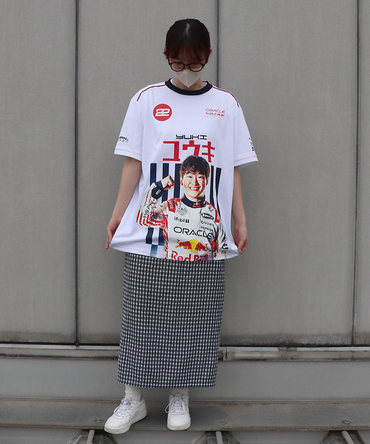 【8月上旬入荷予約受付中】角田裕毅 x オラクル レッドブル レーシング 日本限定 Tシャツ (2025年日本GP仕様)  /FN-W/ARB/JPL
