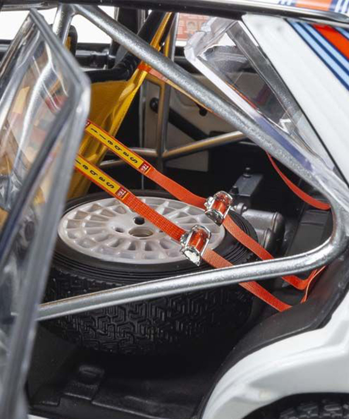 【30%オフセール】京商 1/18スケール ランチア デルタ HF 4WD No.4 チームランチア マルティニ 1987年 1000湖 /msl拡大画像