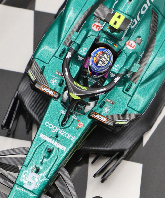 ミニチャンプス 1/43スケール アストンマーティン アラムコ コグニザント F1チーム AMR22 セバスチャン・ベッテル 2022年 日本GP /msl拡大画像