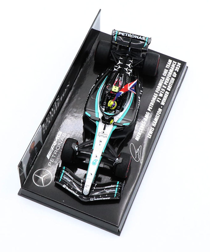 ミニチャンプス 1/43スケール メルセデス AMG ペトロナス F1 W15 E パフォーマンス ルイス・ハミルトン 2024年 イギリスGP 優勝 フラッグ付き拡大画像