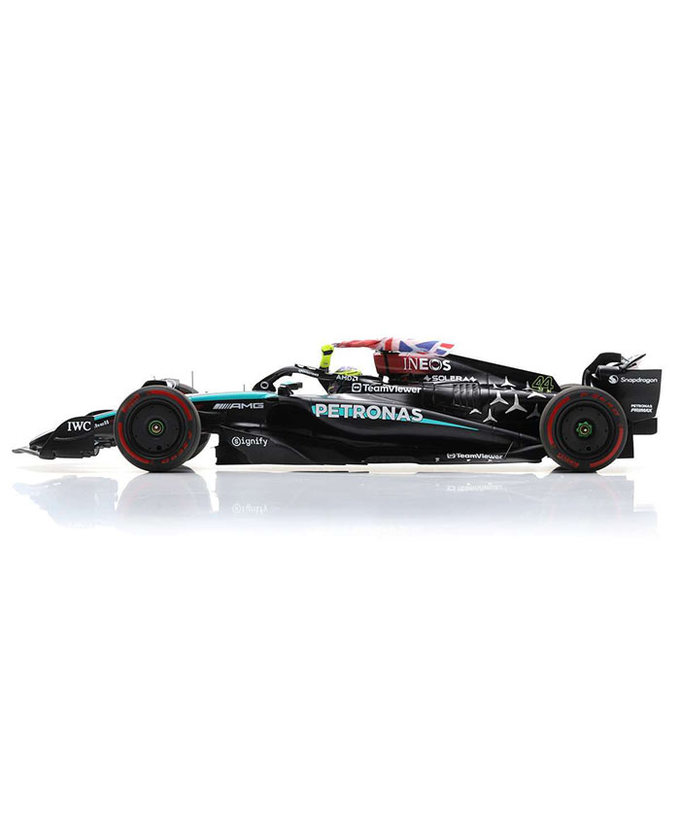 スパーク 1/18スケール メルセデス AMG ペトロナス F1 W15 E パフォーマンス ルイス・ハミルトン 2024年 イギリスGP 優勝 With イギリス国旗拡大画像