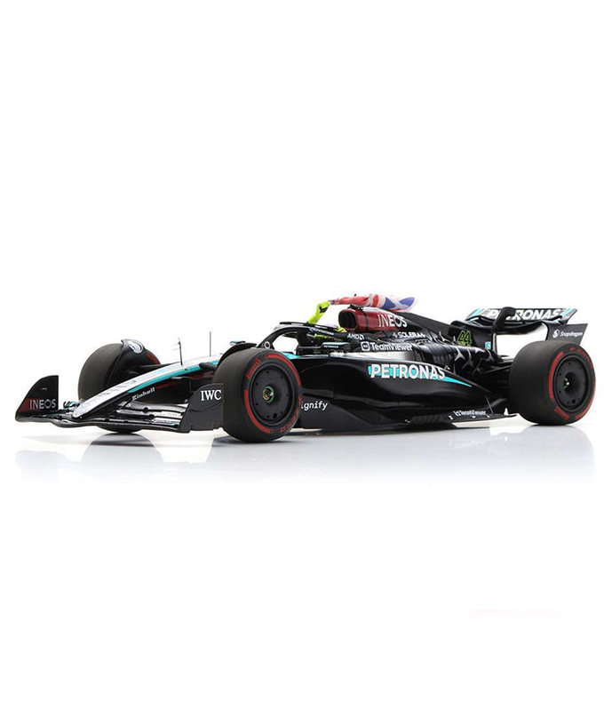 スパーク 1/18スケール メルセデス AMG ペトロナス F1 W15 E パフォーマンス ルイス・ハミルトン 2024年 イギリスGP 優勝 With イギリス国旗拡大画像