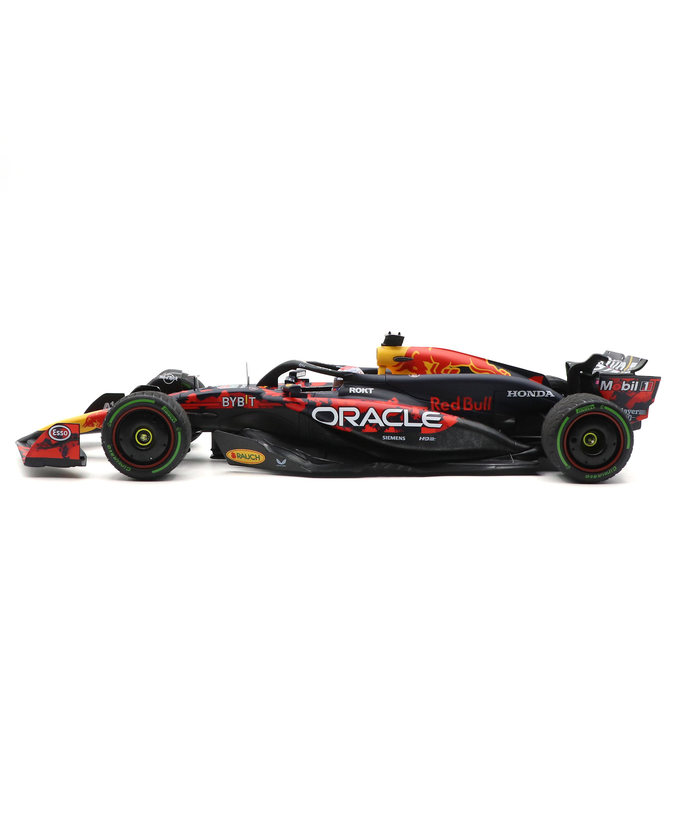 ミニチャンプス 1/18スケール オラクル レッドブルレーシング マックス・フェルスタッペン 2024年 イギリスGP 2位入賞拡大画像