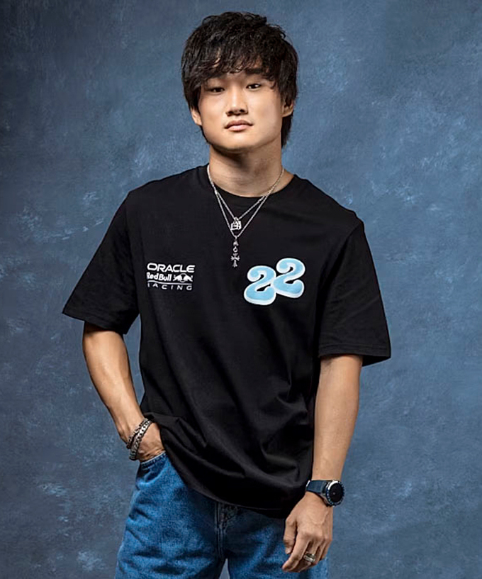角田裕毅 オラクル レッドブル レーシング YUKI WAVE グラフィック Tシャツ ブラック /FN-W/ARB 拡大画像