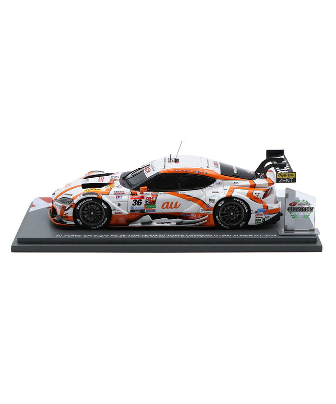 スパーク 1/43スケール au トムス GR スープラ TGR TEAM au TOMS NO.36 坪井翔 / 山下健太 GT500 スーパーGT 2024年 チャンピオン with ボード拡大画像