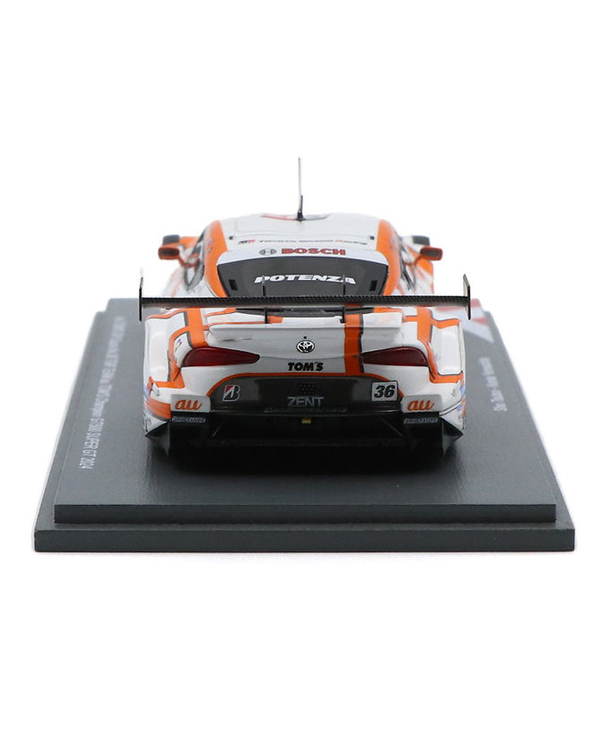 スパーク 1/43スケール au トムス GR スープラ TGR TEAM au TOMS NO.36 坪井翔 / 山下健太 GT500 スーパーGT 2024年 チャンピオン with ボード拡大画像