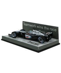 【海外並行品】SCHUCO別注 ミニチャンプス 1/43スケール マクラーレン メルセデス MP4/17 キミ・ライコネン