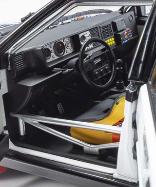 【30%オフセール】京商 1/18スケール ランチア デルタ HF 4WD No.4 チームランチア マルティニ 1987年 1000湖 /msl