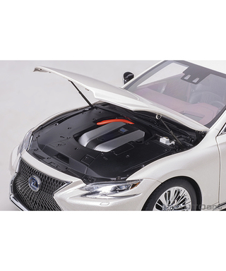 オートアート 1/18スケール レクサス LS500h （メタリック・ホワイト）/msl