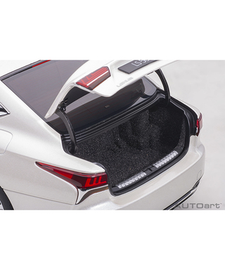 オートアート 1/18スケール レクサス LS500h （メタリック・ホワイト）/msl