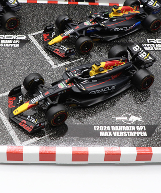 ブラゴ 1/43スケール レッドブル / マックス・フェルスタッペン F1 モデルカー4台セット