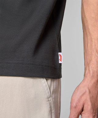 PUMA FORMULA 1 カモフラ グラフィック Tシャツ 2025 