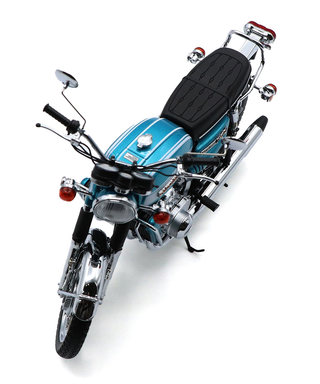 ミニチャンプス 1/12スケール スズキ  GT 750 1972年 グリーン 