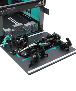 ブラゴ 1/43スケール メルセデス AMG ペトロナス F1 W15 ルイス・ハミルトン ジオラマ ピットストップセット