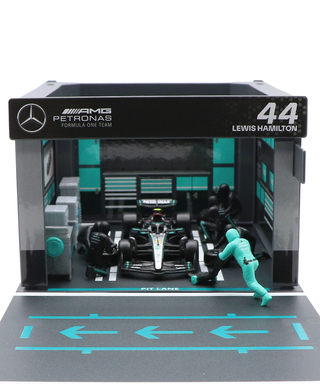 ブラゴ 1/43スケール メルセデス AMG ペトロナス F1 W15 ルイス・ハミルトン ジオラマ ピットストップセット