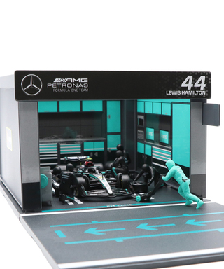 ブラゴ 1/43スケール メルセデス AMG ペトロナス F1 W15 ルイス・ハミルトン ジオラマ ピットストップセット